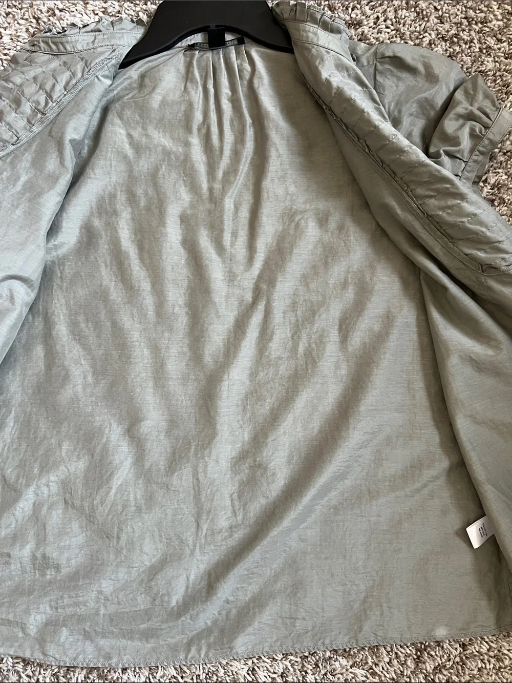 EUC BANANA REPUBLIC Cotton/Silk Blend Ruffled Front Short Sleeve Blouse Gray M
